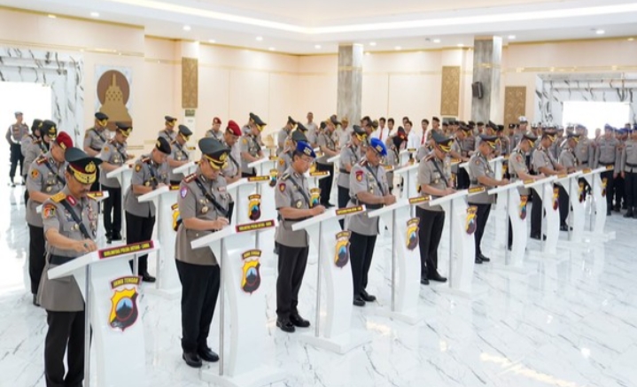 GEMPA PERUBAHAN DI JATENG! KAPOLDA RIBUT GUNCANG JAJARAN: 22 PIMPINAN DILANTIK, POLRES BATANG RESMI MENJADI POLRESTA PERTAMA
