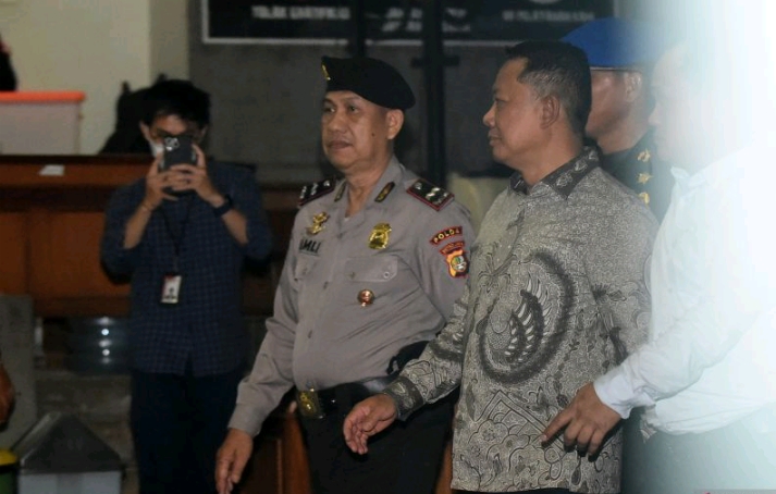 GEBRAKAN HUKUM! FEBRI DIANSYAH, BEKAS JURU BICARA KPK RESMI BELA EKS JAMPIDSUS FEBRIE ADRIANSYAH – TEGASKAN INTEGRITAS & TUNTUT DASAR PERKARA JELAS
