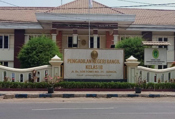 Margo Yuwono Dituntut Lebih Berat: Apakah Niat Mencari Keadilan Dihukum Lebih Keras dari Kesalahan Lain?